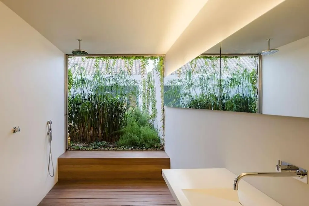Luxe Vanguard & History, Top Pool. Inner Sanctum Seville Holiday home